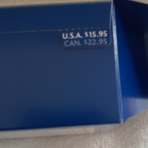 Hallmark Celebration Barbie, 2005. - Picture 4 of 8